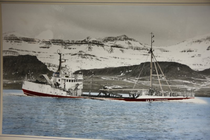 Loftur Baldvinsson EA á leið til hafnar fullhlaðinn. Mynd í eigu Gunnars Arasonar.
