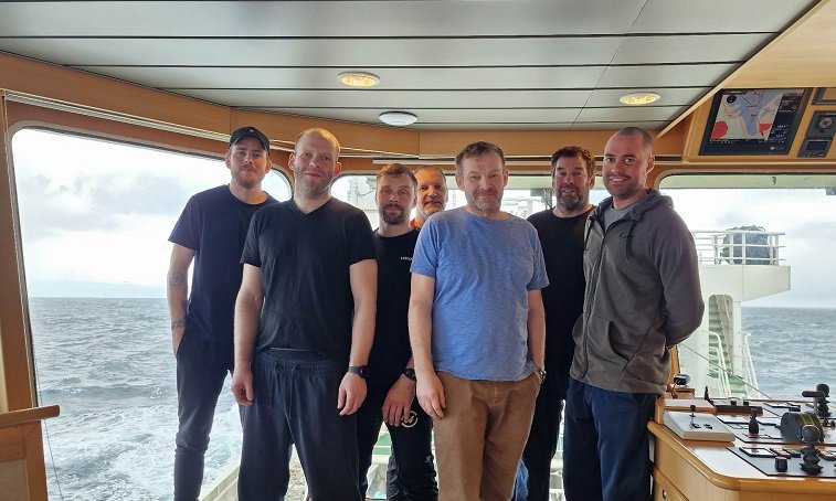Áhöfnin á Margréti EA: Hákon Guðni Hjartarson, Lárus Reynir Halldórsson, Óli Hjalmar Ólason, Ari Jón Kjartansson, Hjörtur Valsson, Sveinn Heiðar Sveinsson og Kristján Páll Hannesson.