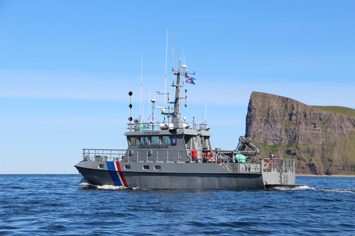 Baldur við mælingar á Hornvík. Mynd/Guðmundur Birkir