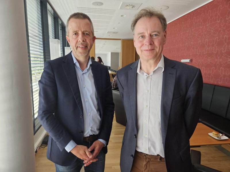 Sveinn með Oliver Loebel, framkvæmdastjóra EurEau, samtaka vatnsveitna og fráveitna í Evrópu, sem Samorka er aðili að.