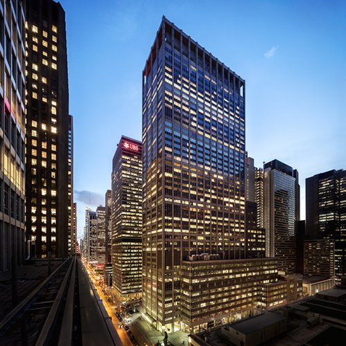 Paramount á 1301 Sixth Avenue.