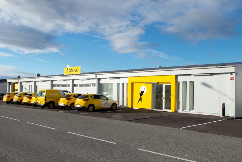 Höfuðstöðvar Sólar Dalshrauni 6 í Hafnarfirði.