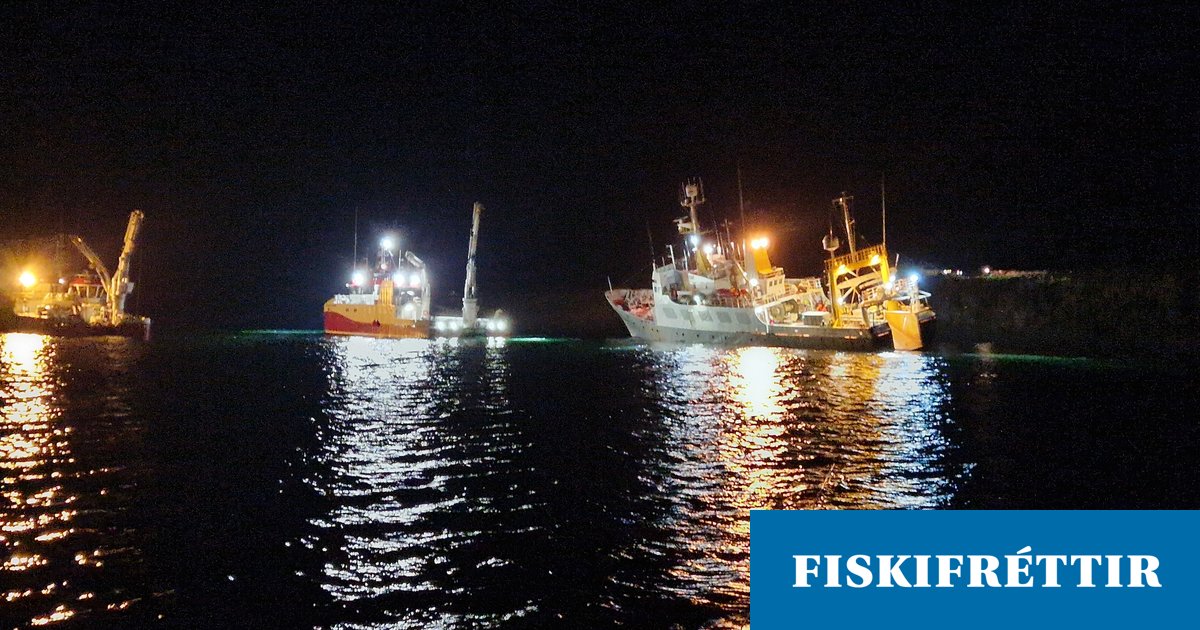 Bjarni Sæmundsson losnaði af strandstað á flóði