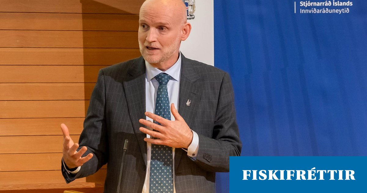 Undirritar reglugerð vegna sértæks byggðakvóta