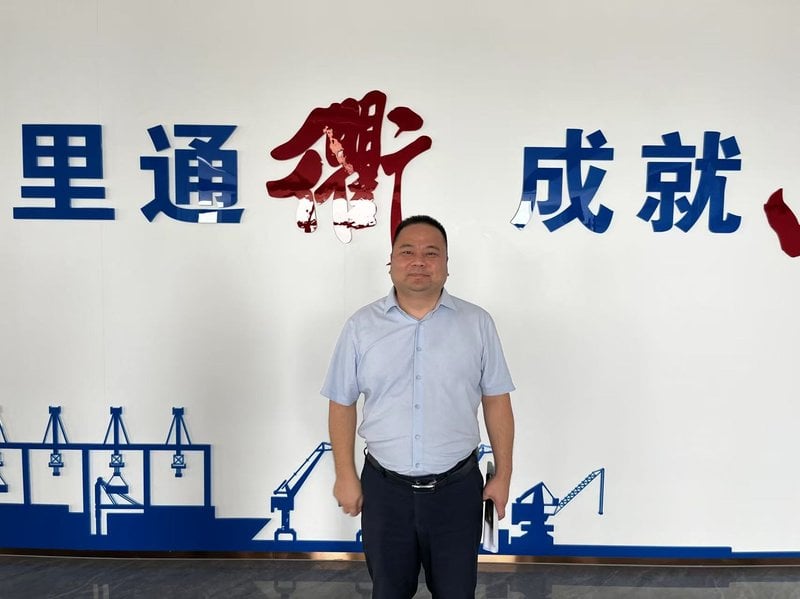 Zhang Wei Kang, forstöðumaður við Quzhou-höfn.