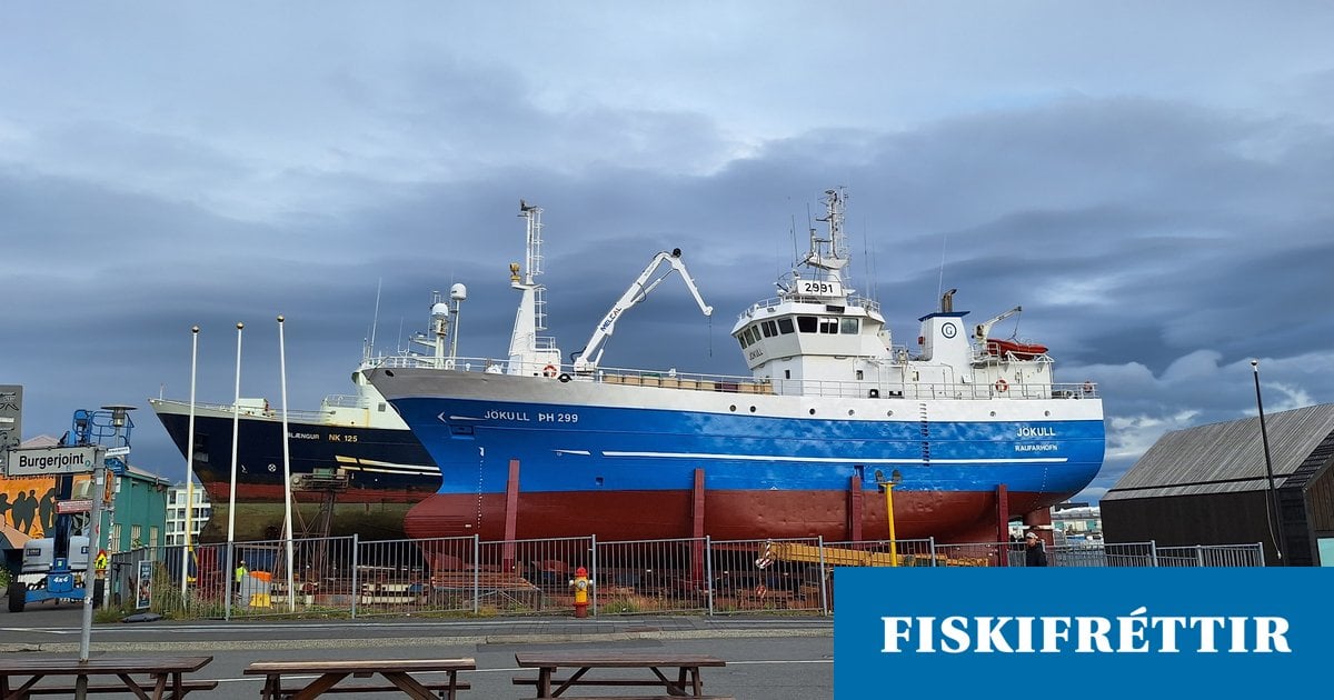 Blængur NK og Jökull ÞH í slipp