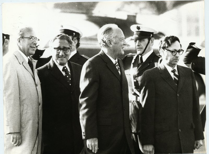 George Schultz fjármálaráðherra og Henry Kissinger þjóðaröryggisráðgjafi Nixons á Kjarlvalsstöðum 1973. Kissinger rifjaði sjálfur upp síðar: 