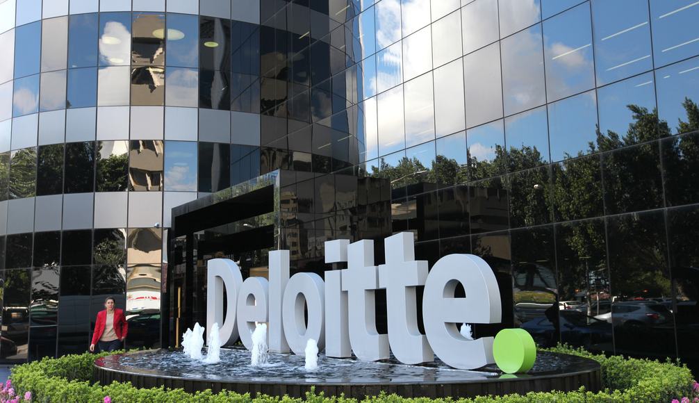 Laun forstjóra Deloitte hækka um 45%