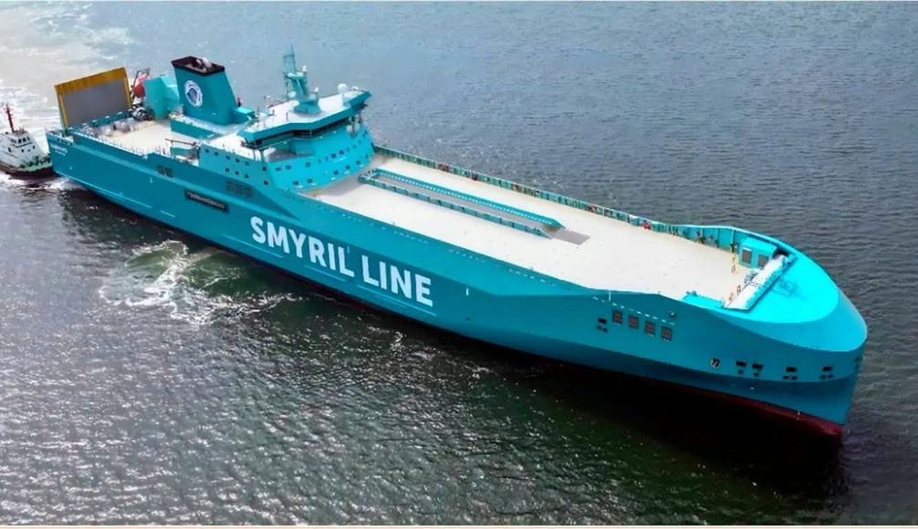 Smyril Line tekur við Akranesi