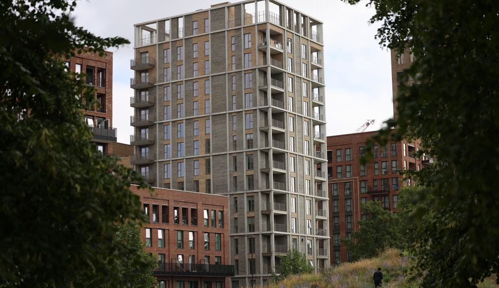 Fjölbýli í London lækkað um 8% á einu ári