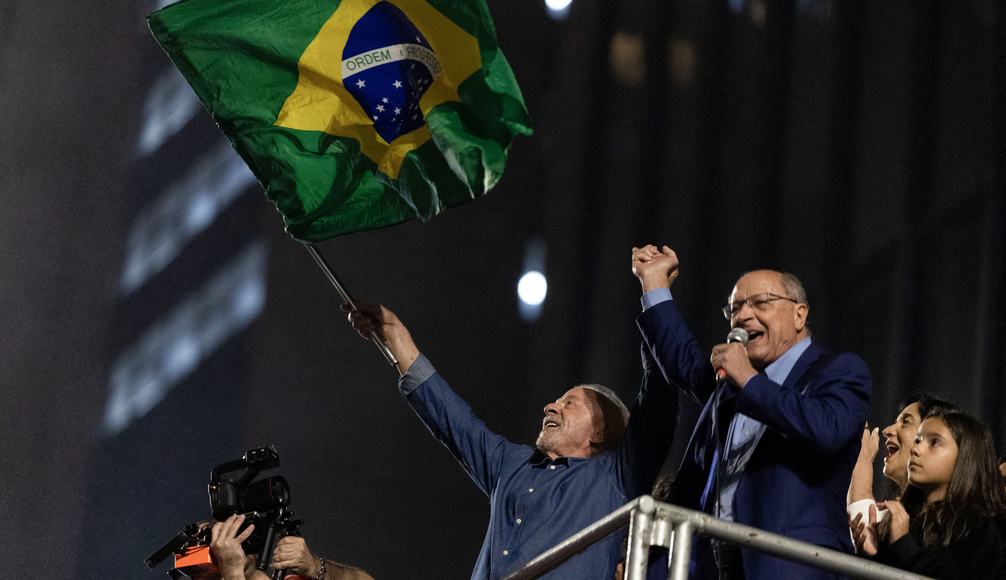 Markaðir hrynja í Brasilíu eftir óvæntan sigur Lula