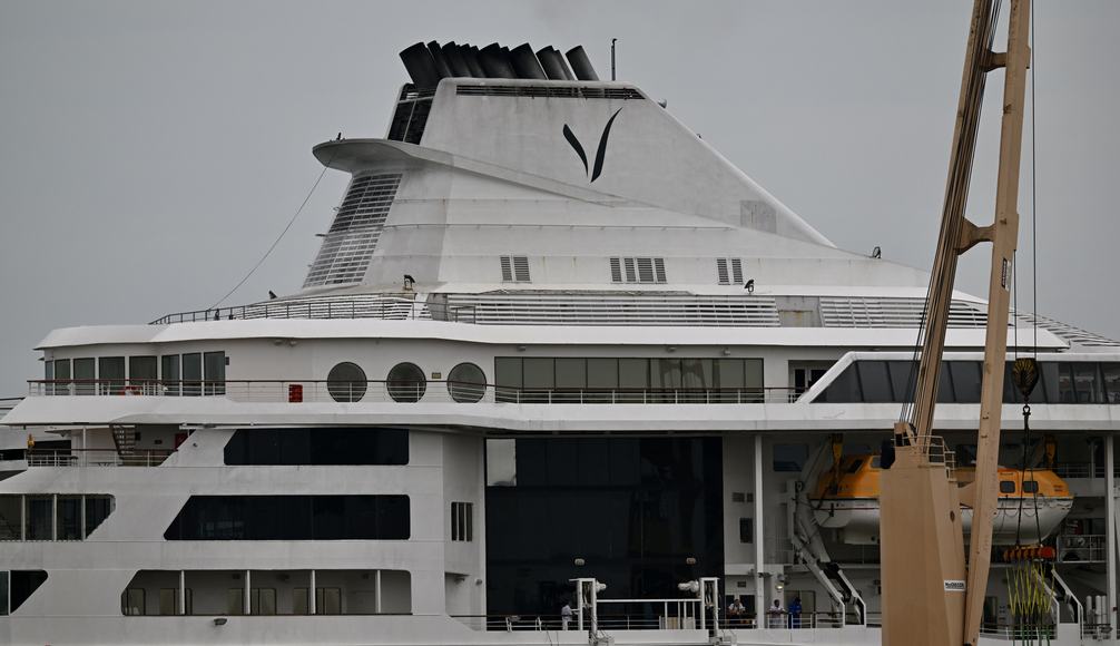 Eldsneytisverð stöðvar lúxusheimsreisu
