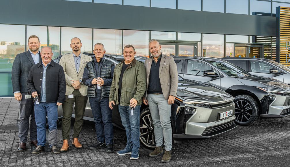 Þrír bræður keyptu eins bíla
