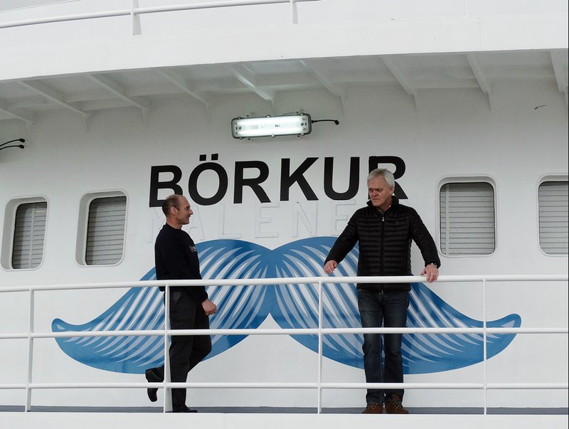 Brúin á Berki með mottu. 